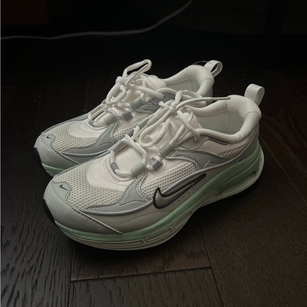 Nike Air Max Bliss Sneakers Summit White Silver Green